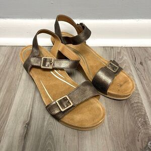 Aetrex Sandals Women’s 10 Lexa Tan and Metallic Brown Leather Strappy